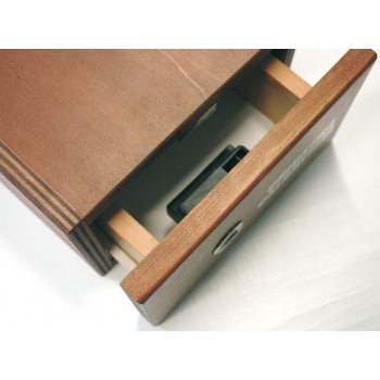 RECHTER KUNSTSTOFFVERSCHLUSS