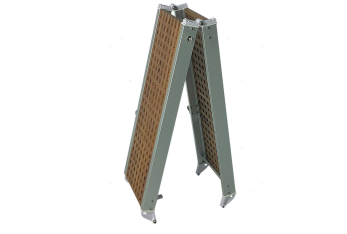 Faltgangway in Aluminium und Kohle